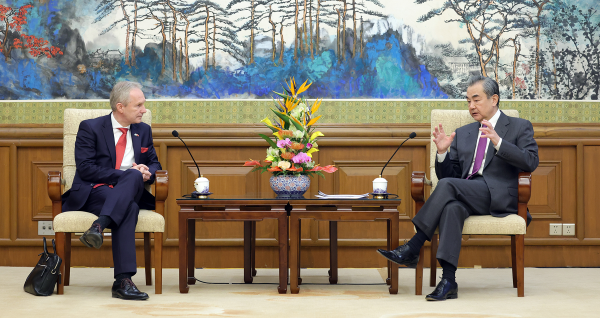 Голова Канцелярії Комісії ЦК КПК із закордонних справ провів зустріч із головою ГА ООН