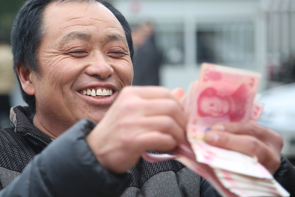 У 2022 році річний наявний дохід на душу сільського населення Китаю вперше перетнув позначку в 20 тис. юанів