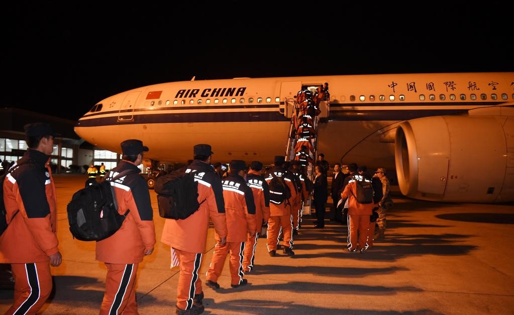 Китайські рятувальники повернулися на Батьківщину з Туреччини після завершення пошуково-рятувальної місії