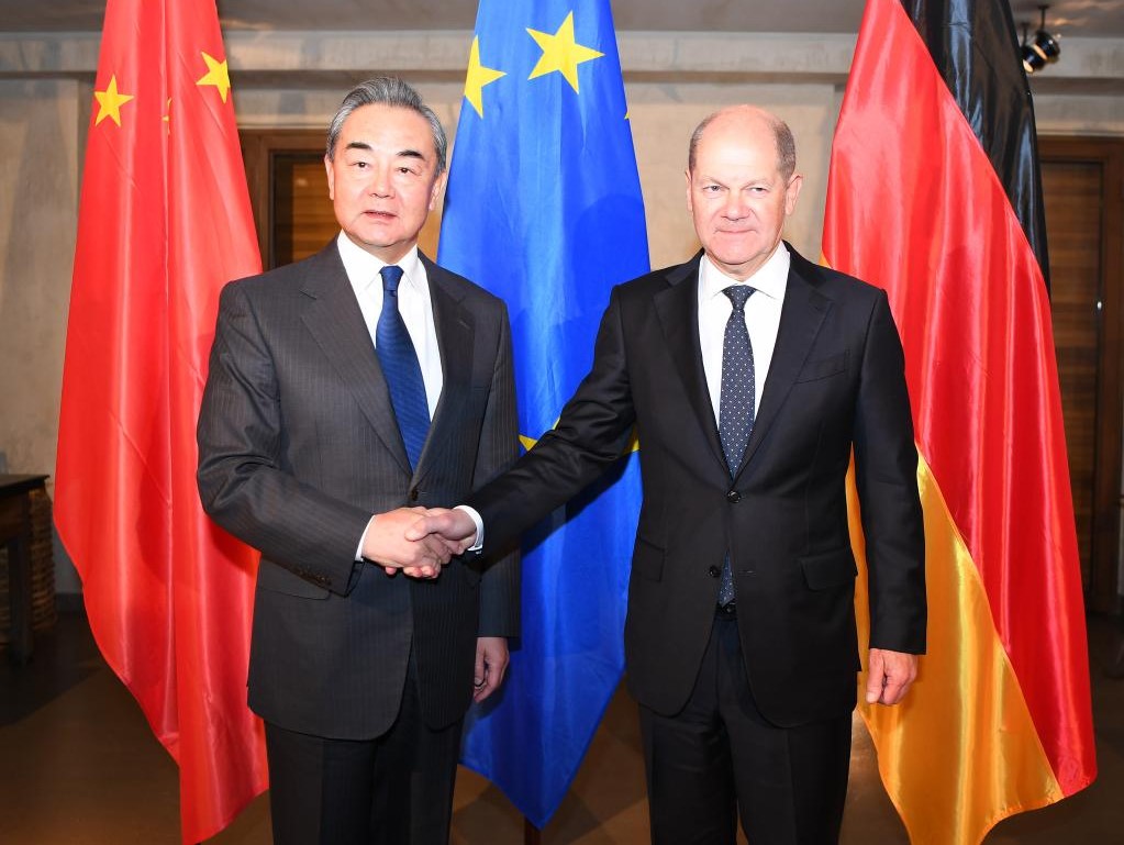 Китай готовий розширити взаємовигідну співпрацю з Німеччиною – Ван Ї