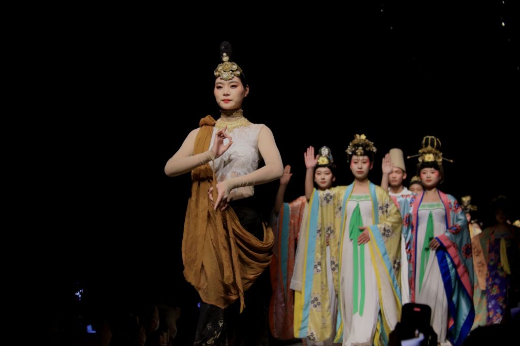 “Знову побачити Дуньхуан” відкриває свою першу виставу в 2023 році