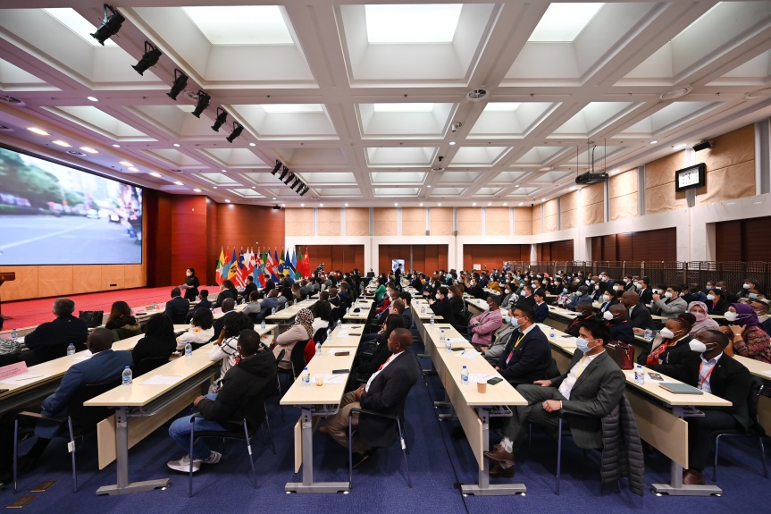 У Пекіні відкрилася серія навчальних курсів, таких як” обмін досвідом в області реформ і відкритості Китаю в країнах, що розвиваються”, організованих Міністерством торгівлі