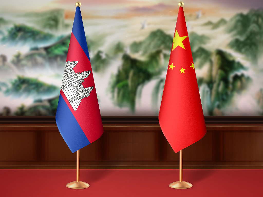 Сі Цзіньпін зустрівся з прем’єр-міністром Камбоджі Хун Сеном