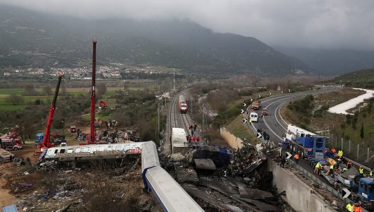 Сі Цзіньпін висловив співчуття президенту Греції щодо загибелі людей під час зіткнення потягів