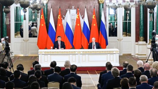 Сі Цзіньпін і президент Росії В. Путін зустрілися з журналістами