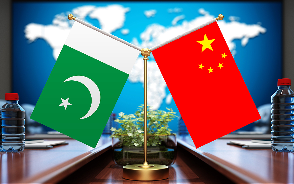 Сі Цзіньпін надіслав привітання президенту Пакистану Аріфу Алві з нагоди Національного свята Пакистану. Лі Цян надіслав привітання прем’єр-міністру Пакистану Шабазу Шаріфу