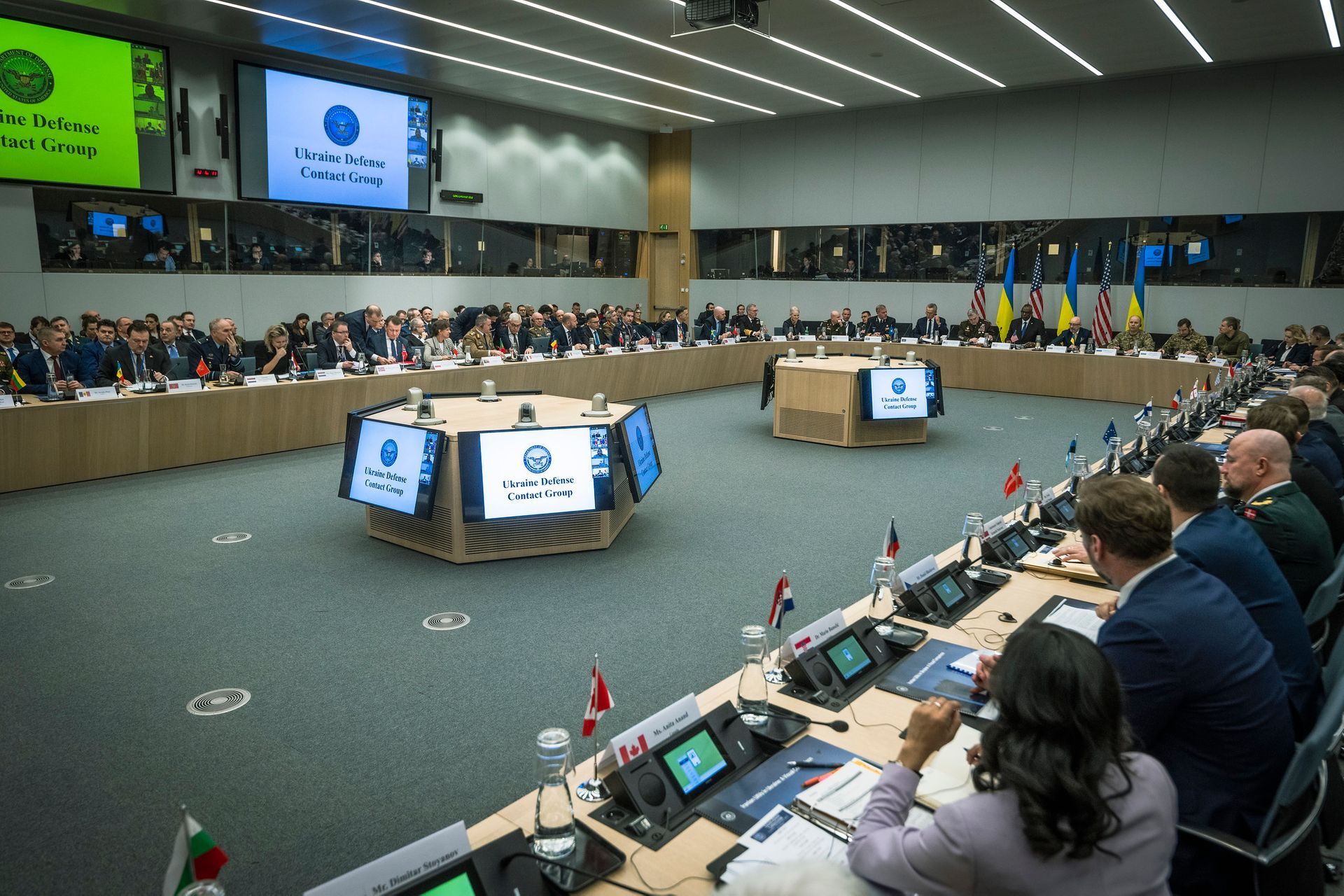 Дев’ятий «Рамштайн», обстріли медзакладів та скасування 8 березня: головне за день 14 лютого