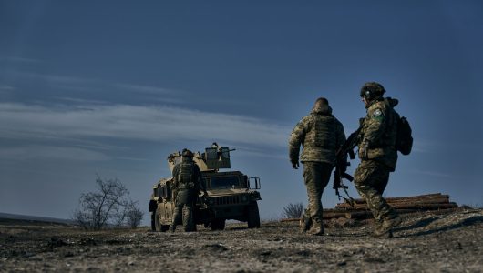 Міністри НАТО обговорять Україну, а США коментують інопланетні гіпотези про збиті об’єкти