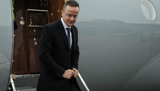Глава МЗС Угорщини приїхав у Мінськ: обіцяє закликати до миру