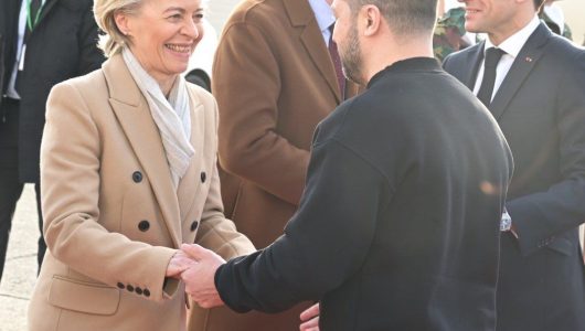 Зеленський разом із Макроном прилетів до Брюсселя, де відбудеться саміт ЄС