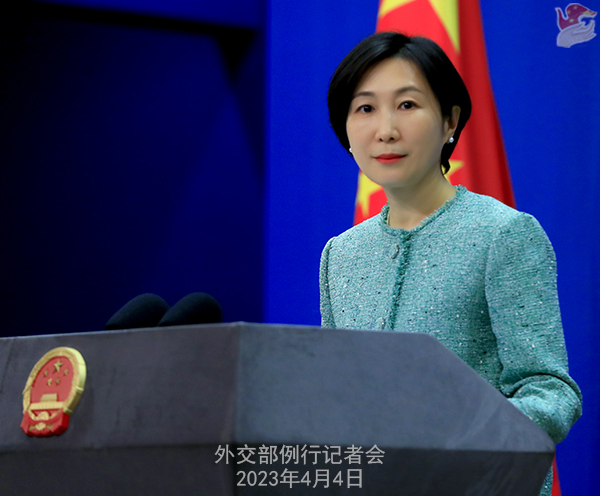 Китай рішуче виступає проти організації “транзитної” поїздки Цай Їньвен до США – МЗС