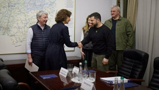 Зеленський зустрівся з гендиректоркою ЮНЕСКО: отримав сертифікат для Одеси
