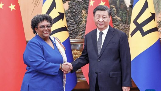 Голова КНР Сі Цзіньпін у Пекіні провів зустріч із прем’єр-міністром Барбадосу Мією Моттлі