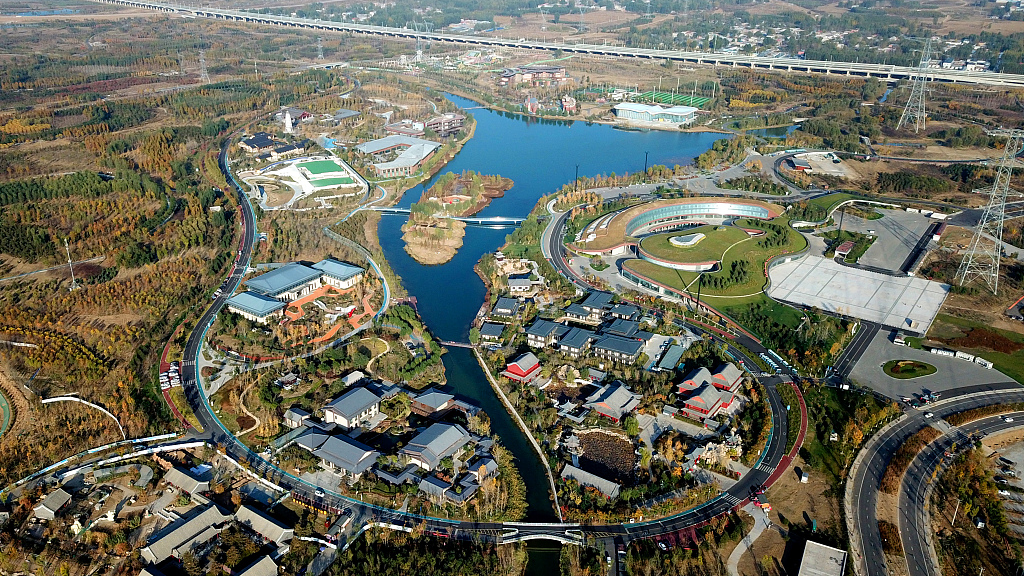 Сі Цзіньпін головував на нараді щодо якісного розвитку нового району Сюн’ань