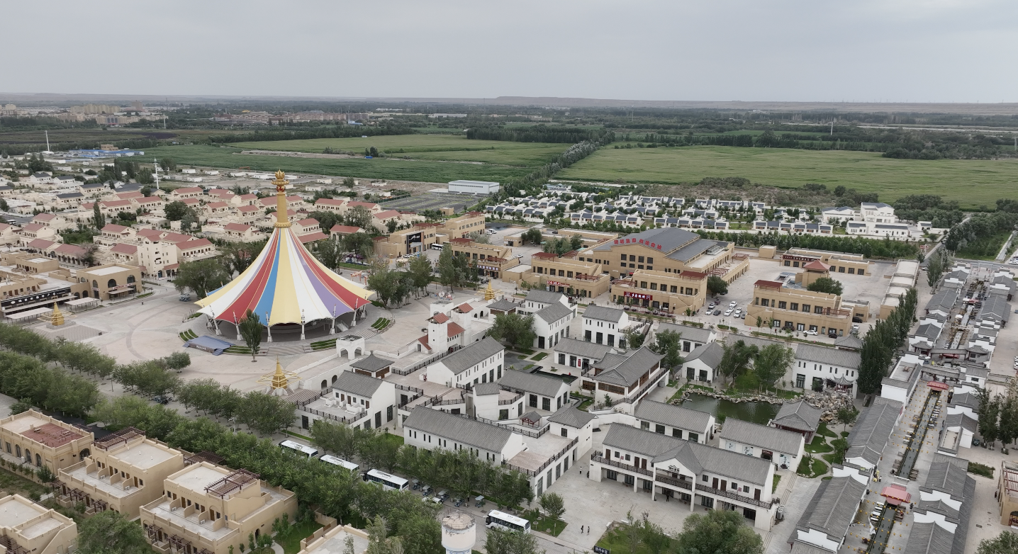 Подорож Сінцзяном: як мале село стало туристичною зоною