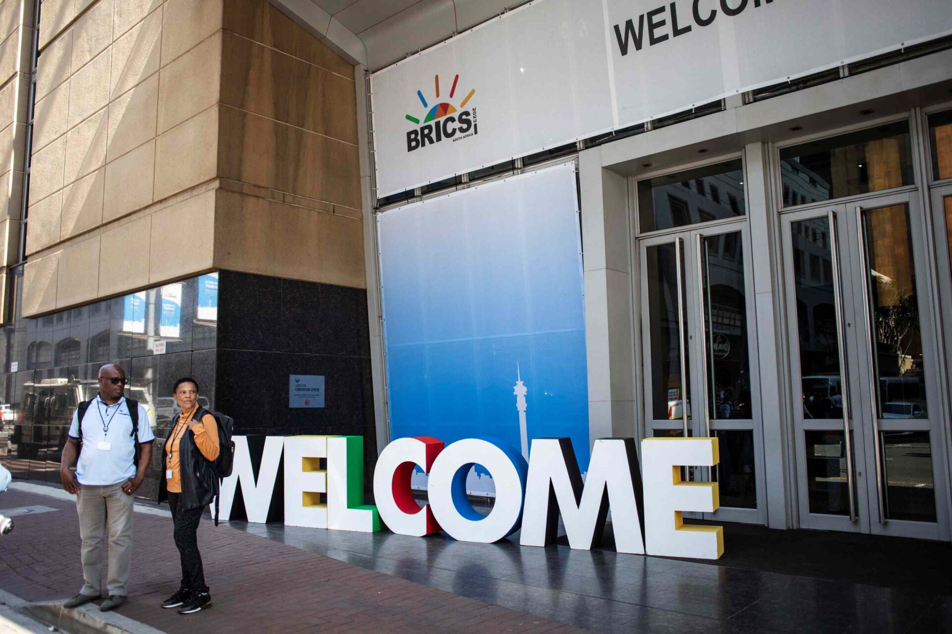 Голова КНР вилетів з Пекіна для участі у зустрічі керівників країн БРІКС у Йоганнесбурзі