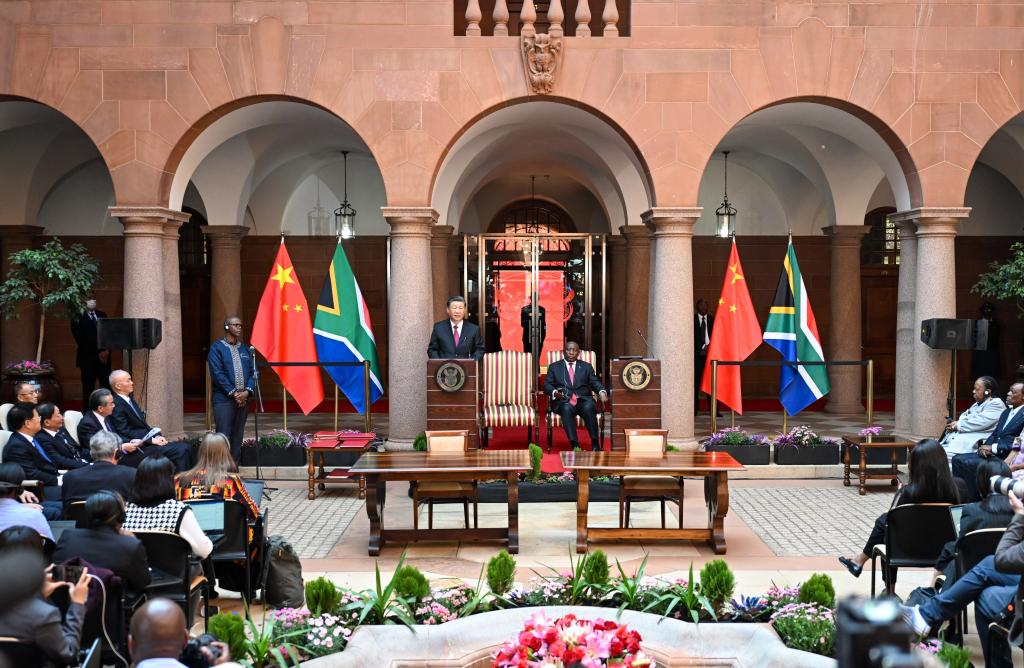 Сі Цзіньпін був присутній на церемонії привітання, влаштованій президентом ПАР на його честь