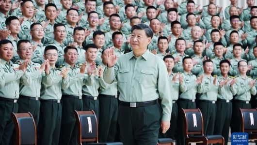 Сі Цзіньпін закликав всебічно підвищити боєздатність військ під час інспекції 78-ї армійської групи