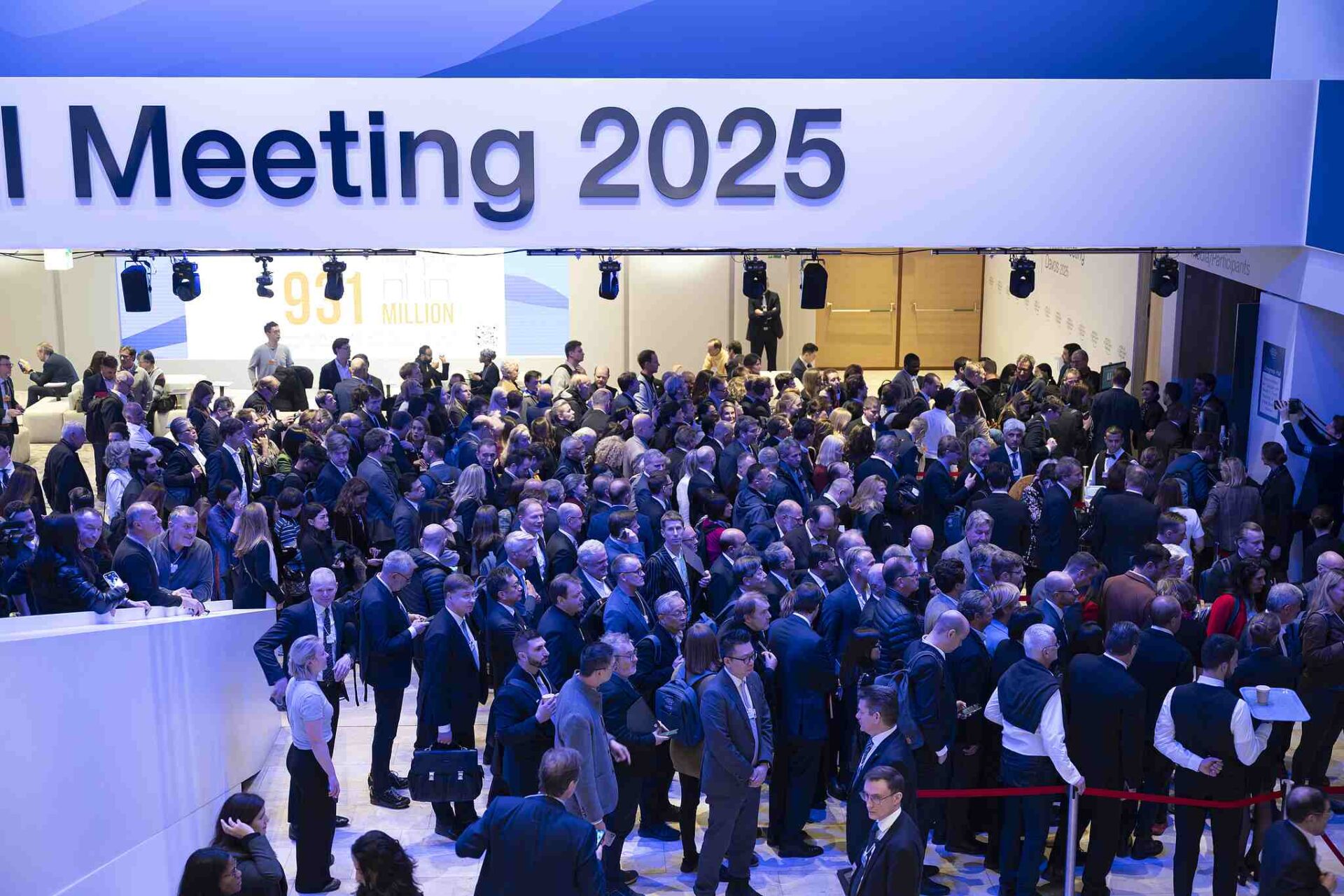 Учасники щорічної зустрічі ВЕФ у Давосі вітають більш енергетичну трансформацію Китаю та його більшу відкритість