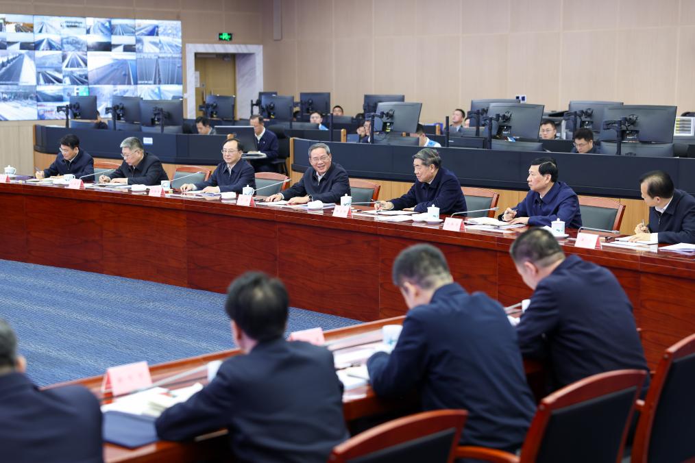 Прем’єр Держради КНР закликав забезпечити безпечні пасажирські перевезення та безперебійну транспортну логістику у період “чуньюнь”