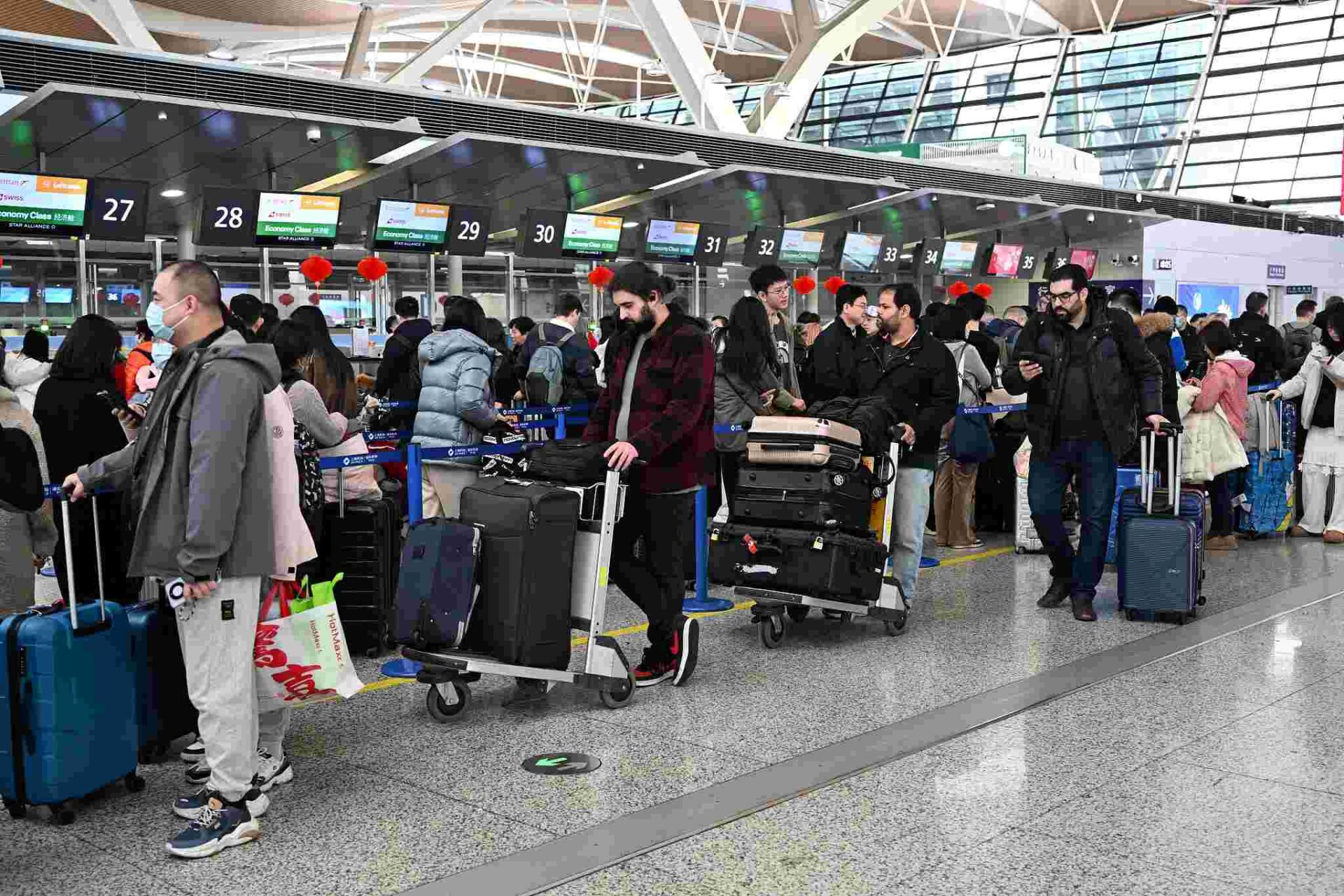 Під час вихідних з нагоди Свята Весни кількість перетинів китайського кордону становила майже 14,37 млн людей за раз