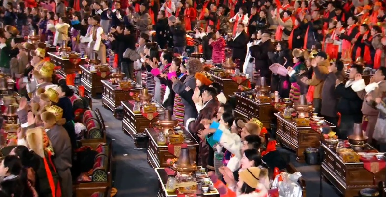 Гала-концерт до Свята Ліхтарів CMG 2025: Феєричний показ тибетської моди