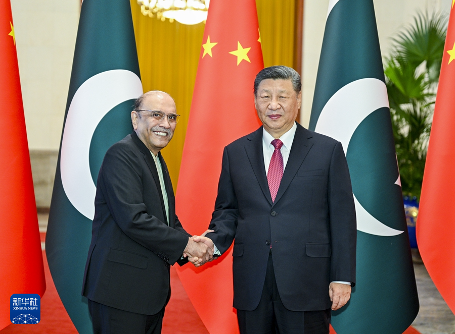 У Пекіні відбулася церемонія привітання президента Пакистану, який прибув до Китаю з держвізитом