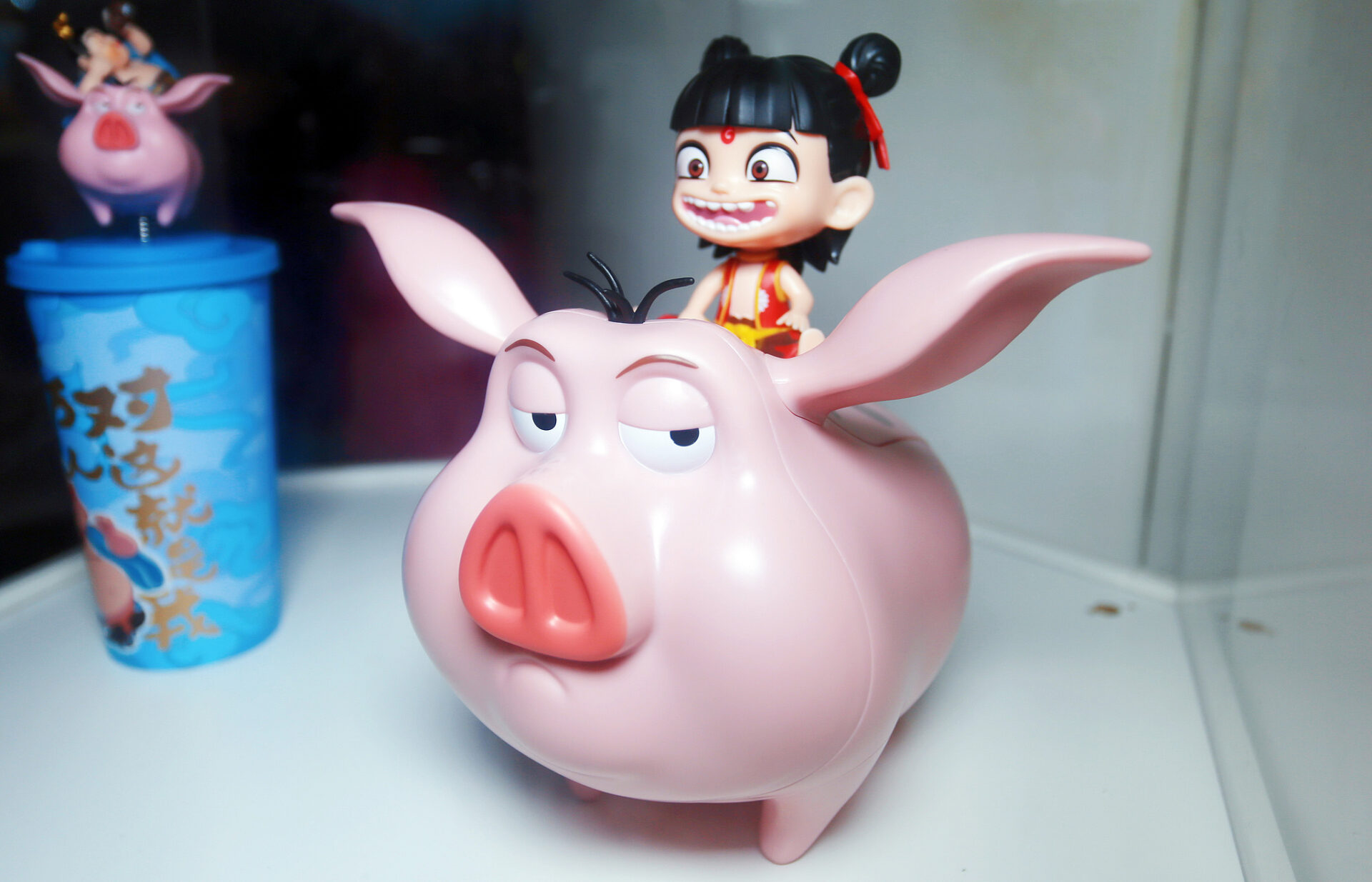 Ажіотаж навколо мультфільму про Нечжа вилився у зростання продажів тематичних товарів і туристичний бум у місцях, показаних у стрічці