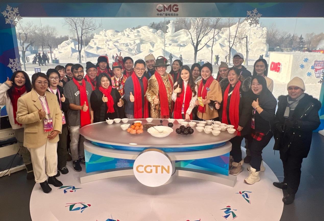 Люди з багатьох країн Азії відсвяткували Новий рік в «Крижаному місті»