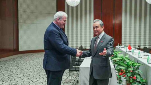 Міністр закордонних справ Китаю Ван Ї зустрівся з міністром закордонних справ України Андрієм Сибігою