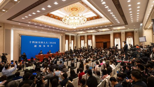 Офіційний представник 3-ї сесії ВЗНП 14-го скликання висловив упевненість у перспективах розвитку економіки Китаю