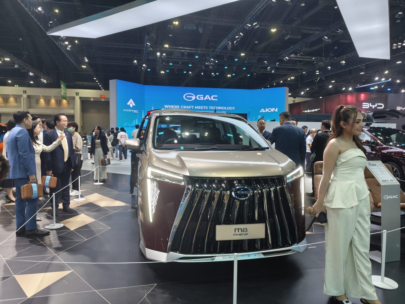 Другий коментар з серії “Про економіку Китаю на початку 2025 року”: Автомобілі на нових джерелах енергії лідирують в експорті і стимулюють економічний розвиток