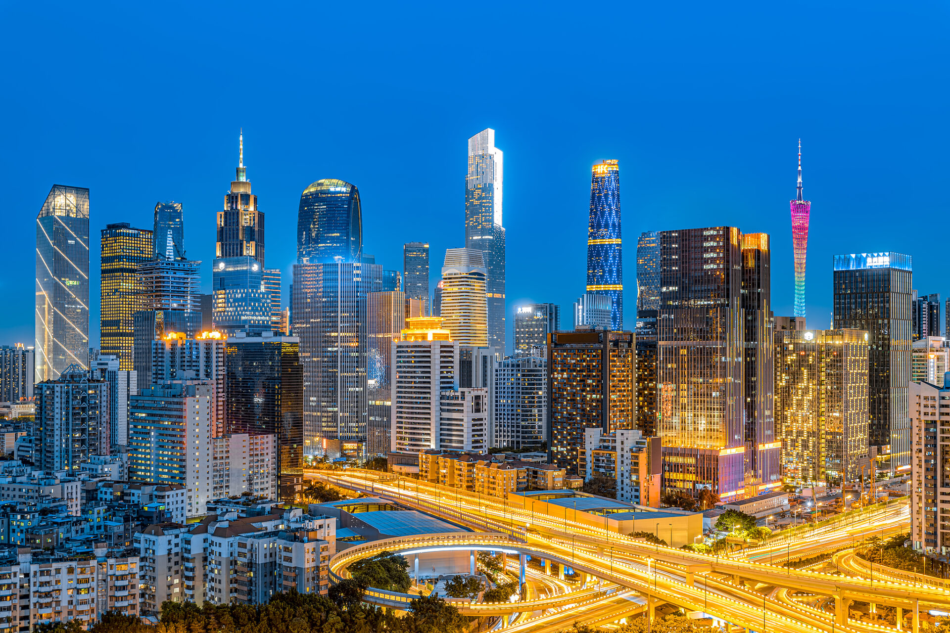 Сі Цзіньпін наголосив на важливості високоякісного розроблення 15-го п’ятирічного плану