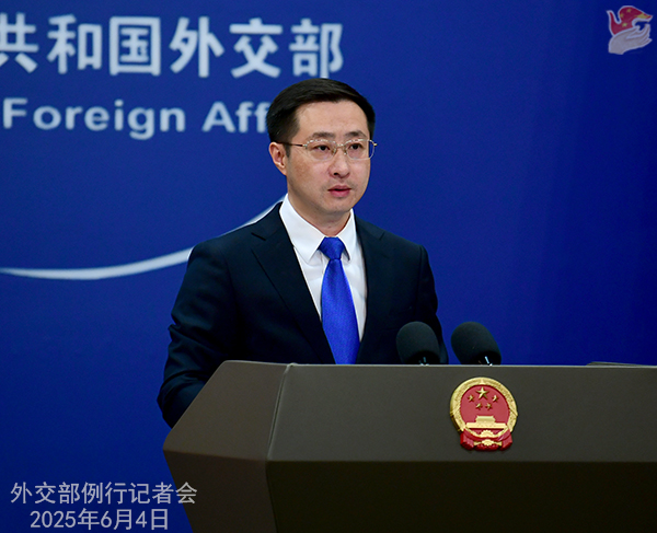 Китай сподівається, що Японія переосмислить свої історичні злочини і буде твердо дотримуватися шляху мирного розвитку — МЗС КНР