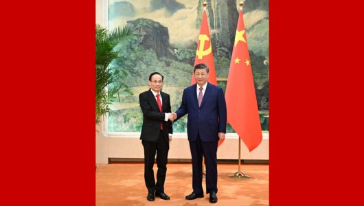 Китай буде незмінно надавати підвищену увагу розвитку китайсько-в’єтнамських відносин — Сі Цзіньпін