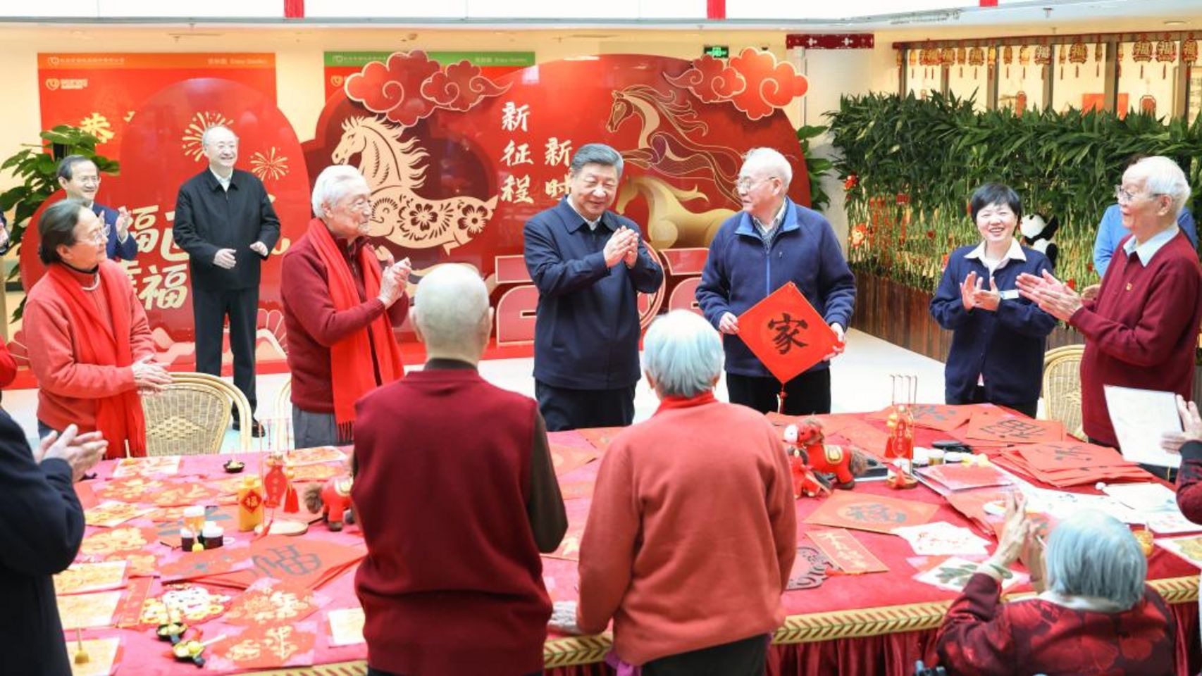 Сі Цзіньпін підкреслив важливість турботи про літніх людей і дітей