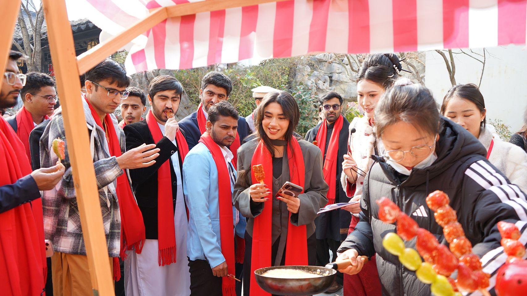 Опитування CGTN: Китайський Новий рік надає «зануренню в китайську культуру» нового, захоплюючого характеру
