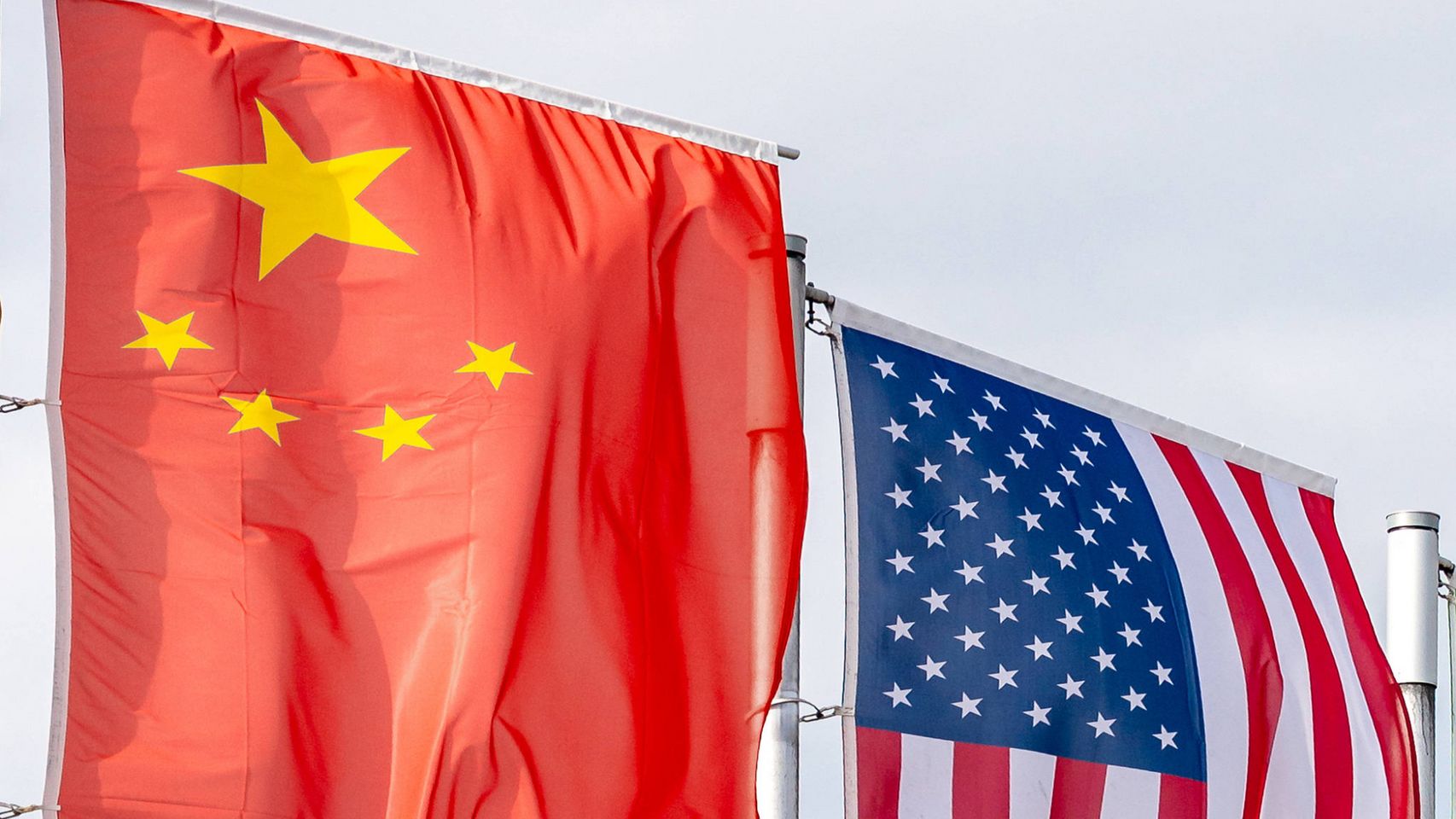 Китай і США повинні поважати один одного, прагнути до мирного співіснування і взаємовигідної співпраці — представник 4-ї сесії ВЗНП 14-го скликання