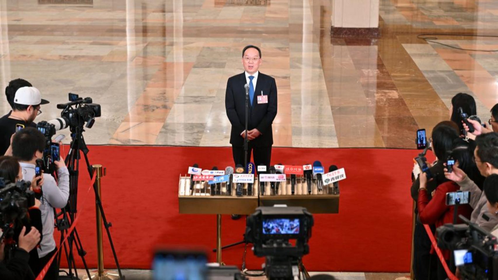 Обсяг ключових галузей ШІ Китаю перевищив 1,2 трлн юанів у 2025 році