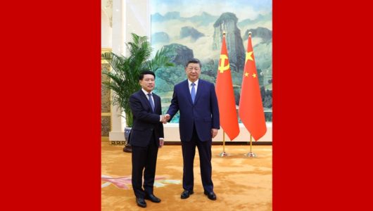 Сі Цзіньпін зустрівся зі спецпосланцем генерального секретаря ЦК Народно-революційної партії Лаосу