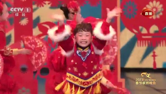 Дитяча народна творчість: Ми з дідусем на ходулях