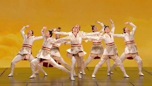 Гала-концерт з нагоди Свята Ліхтарів CMG: танець «Кайлін» демонструє чарівність юнаків