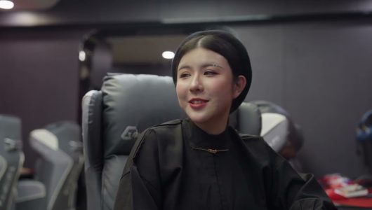 «Грим, пудра, театр: зустріч через протоку»