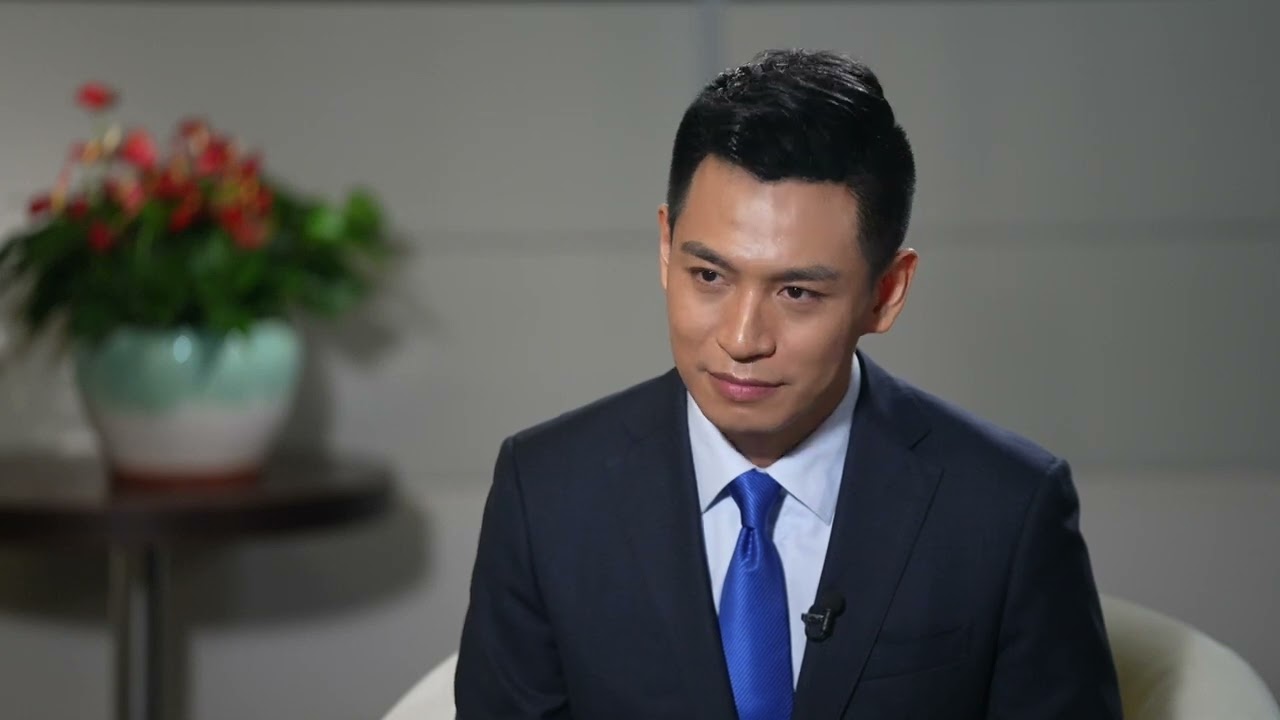 Колишній прем’єр-міністр Франції Жан-П’єр Раффарен: встановлення дипломатичних відносин між Китаєм і Францією 60 років тому стало великою перемогою