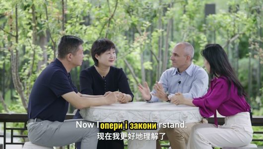 【Китайська мудрість у класиці】Країна не буває постійно сильною або слабкою. Коли суворо дотримуються законів, то країна сильна. Коли у дотриманні законів слабкі, то слабка і країна