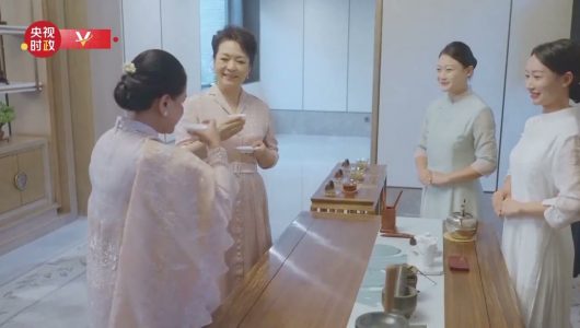 Пен Ліюань зустрілася з першою леді Індонезії