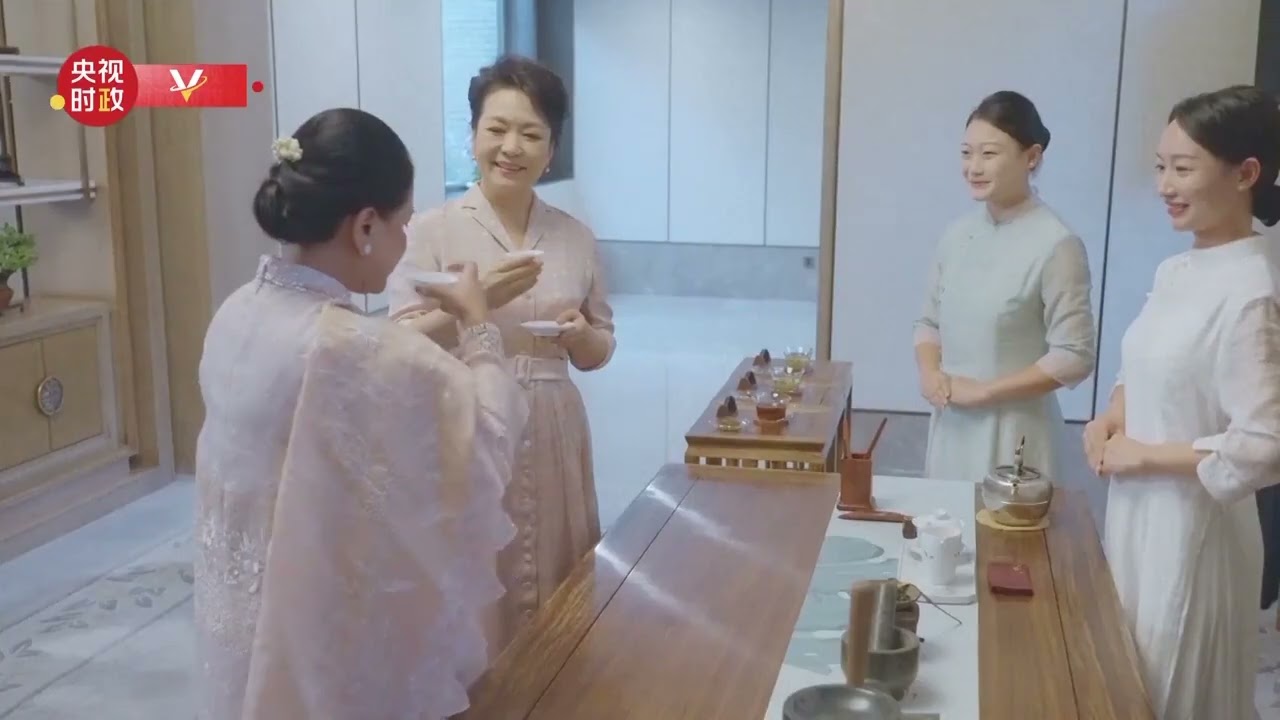 Пен Ліюань зустрілася з першою леді Індонезії