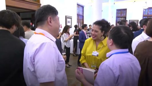 Піврічний звіт про економіку Китаю: не зменшується сила тяжіння і потужна рушійна