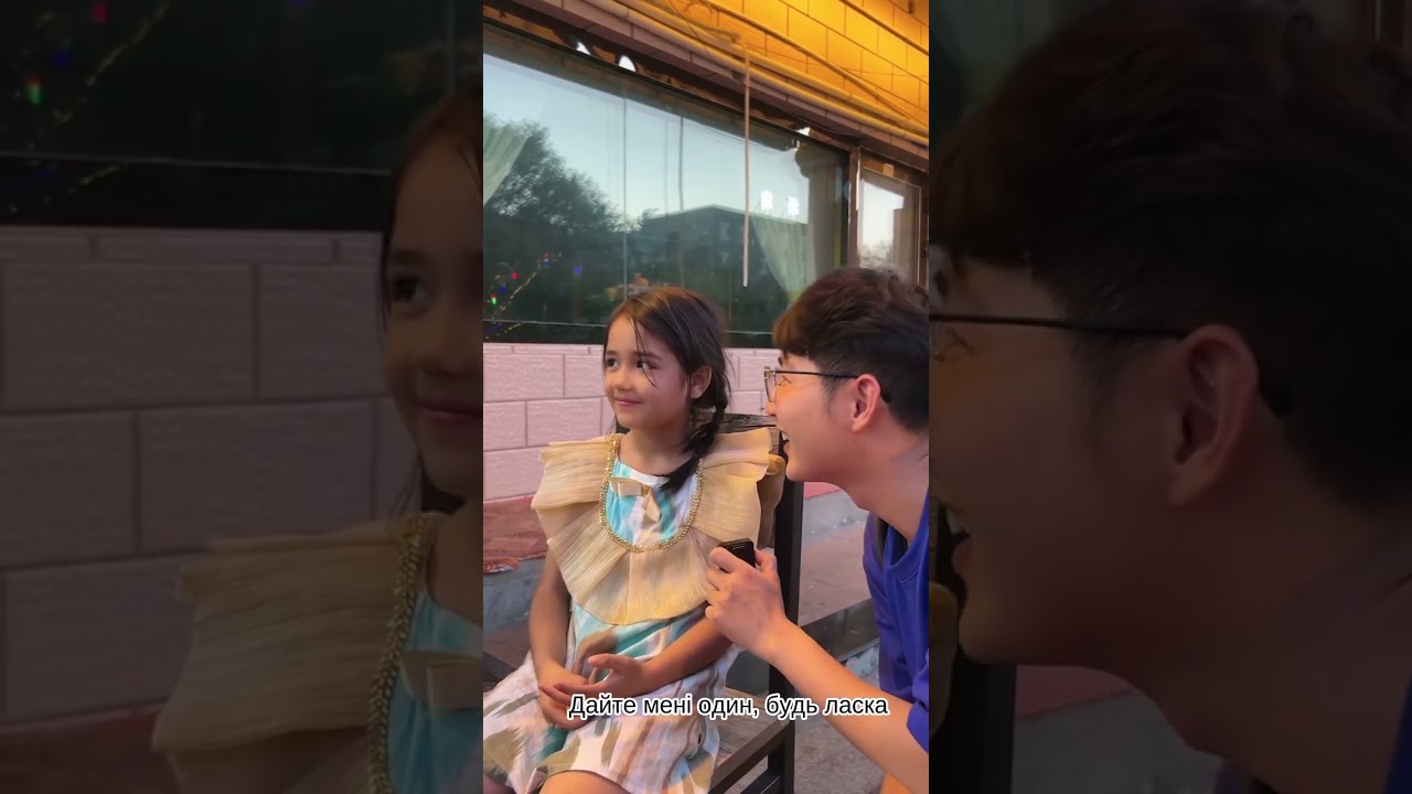 Подорож Сінцзяном: що можна купити на нічному ринку за 100 юанів?