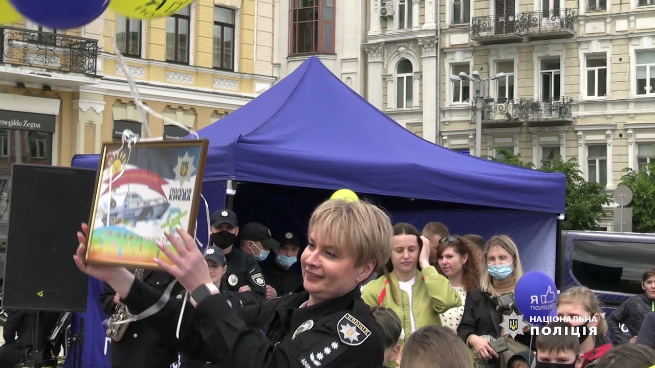 Правоохоронці Києва долучилися до всесвітнього танцювального флешмобу